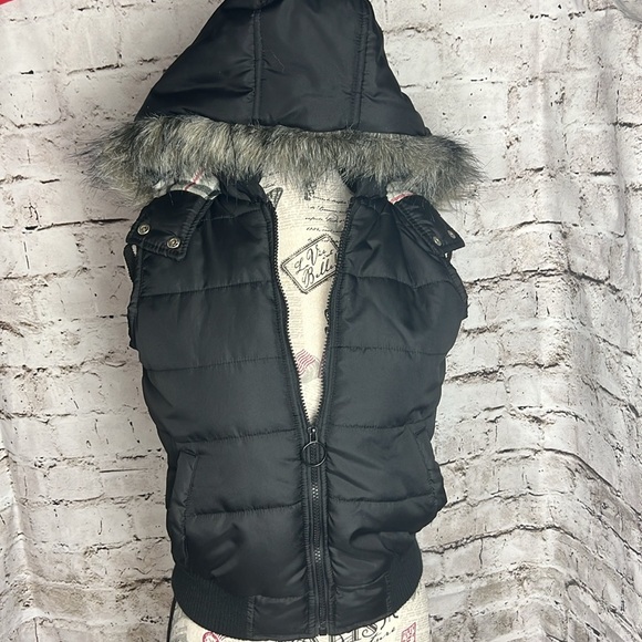 Max Rave Black Puffer Vest w/ Faux Fur Hood Sz M - Picture 1 of 10